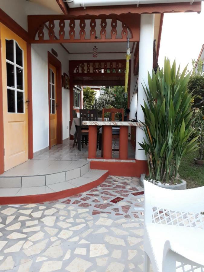 Veronic Self-Catering Guest House La Digue Exterior foto